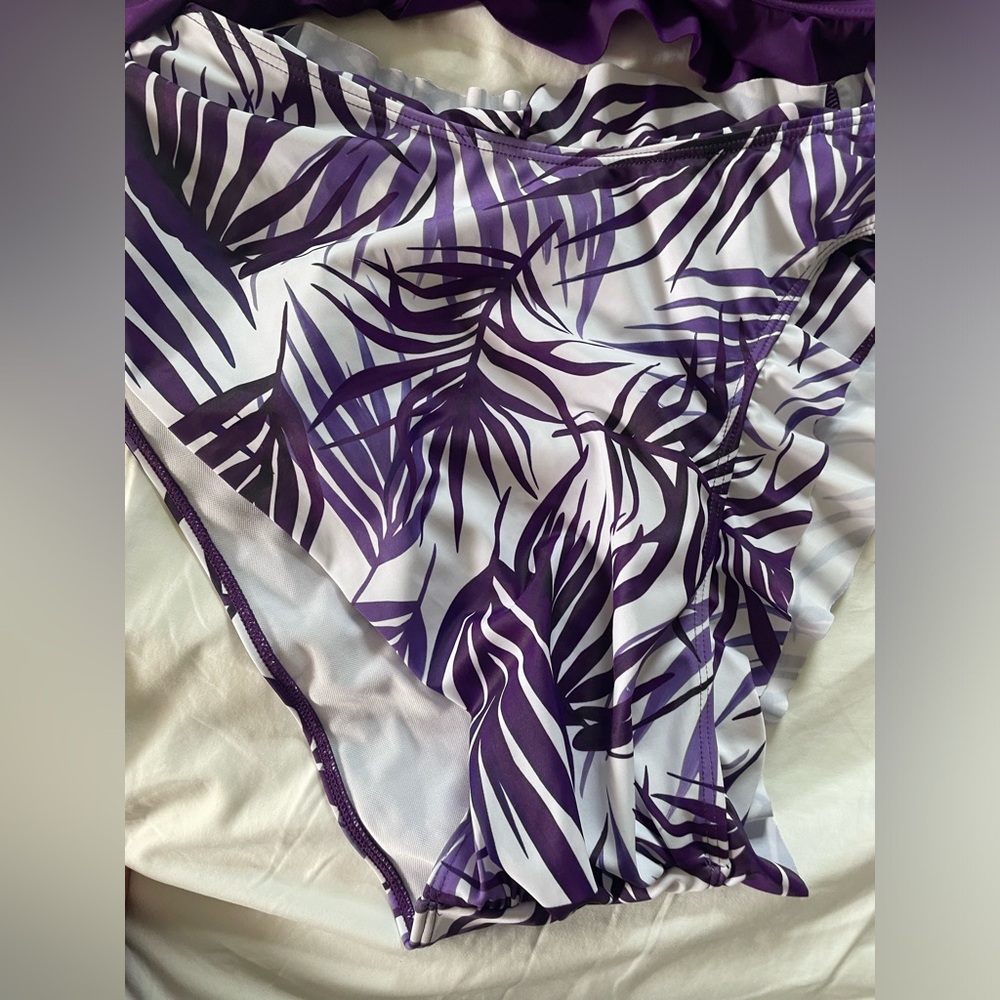 Women’s Ruffled High Waisted Bikini - Picture 3 of 6